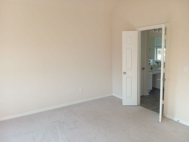 Image of 2861 Kings Retreat Cir