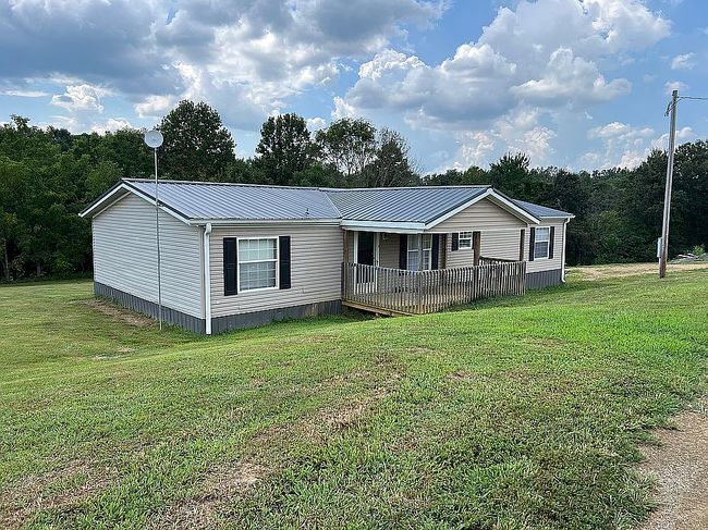 Photo of 2338 Cemetery Rd, Waynesburg, KY