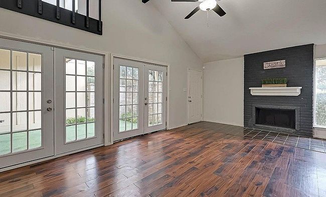Photo of 2992 Meadowgrass Ln, Houston, TX