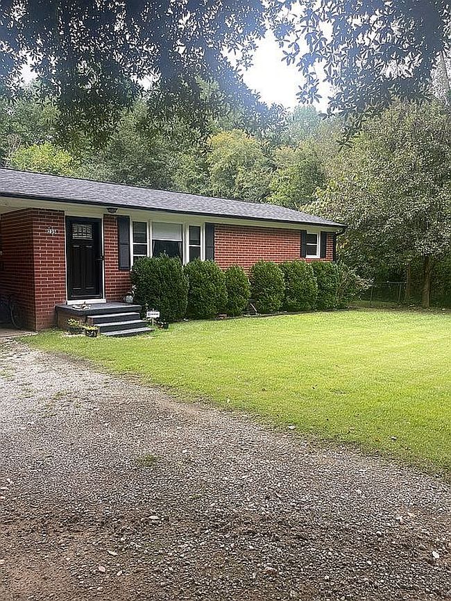 Photo of 235 Eldon Ln