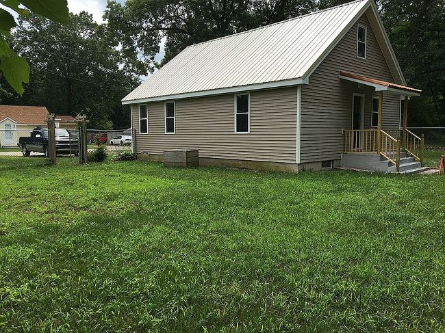 Image of 7349 N Elm Ave