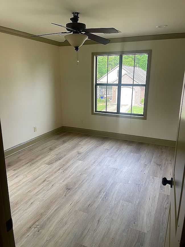 Image of 2052 Springfield Dr