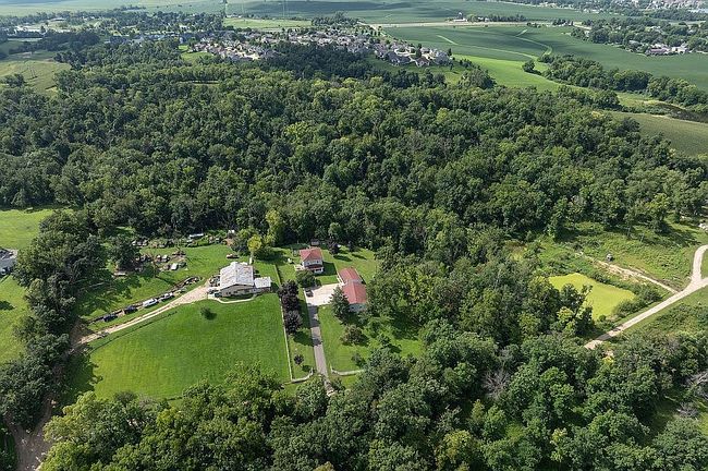 4114 Sunshine St Sw, Cedar Rapids, IA