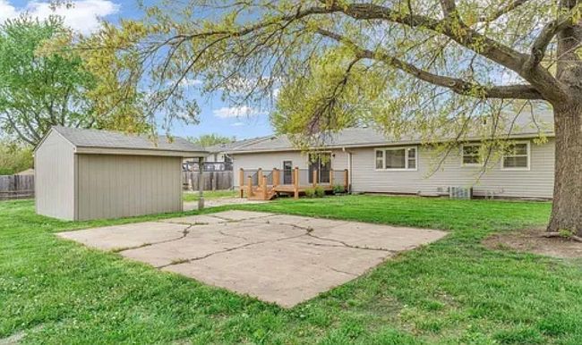 Photo of 2901 Colt Dr, Lawrence, KS