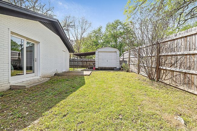 Image of 323 Houston St