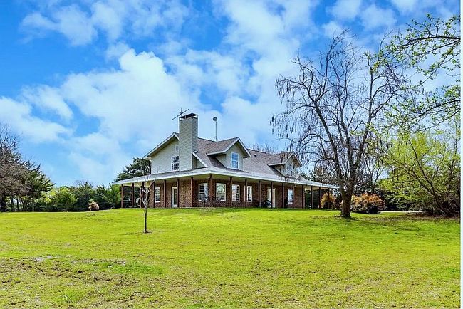 Image of 2433 Live Oak Rd