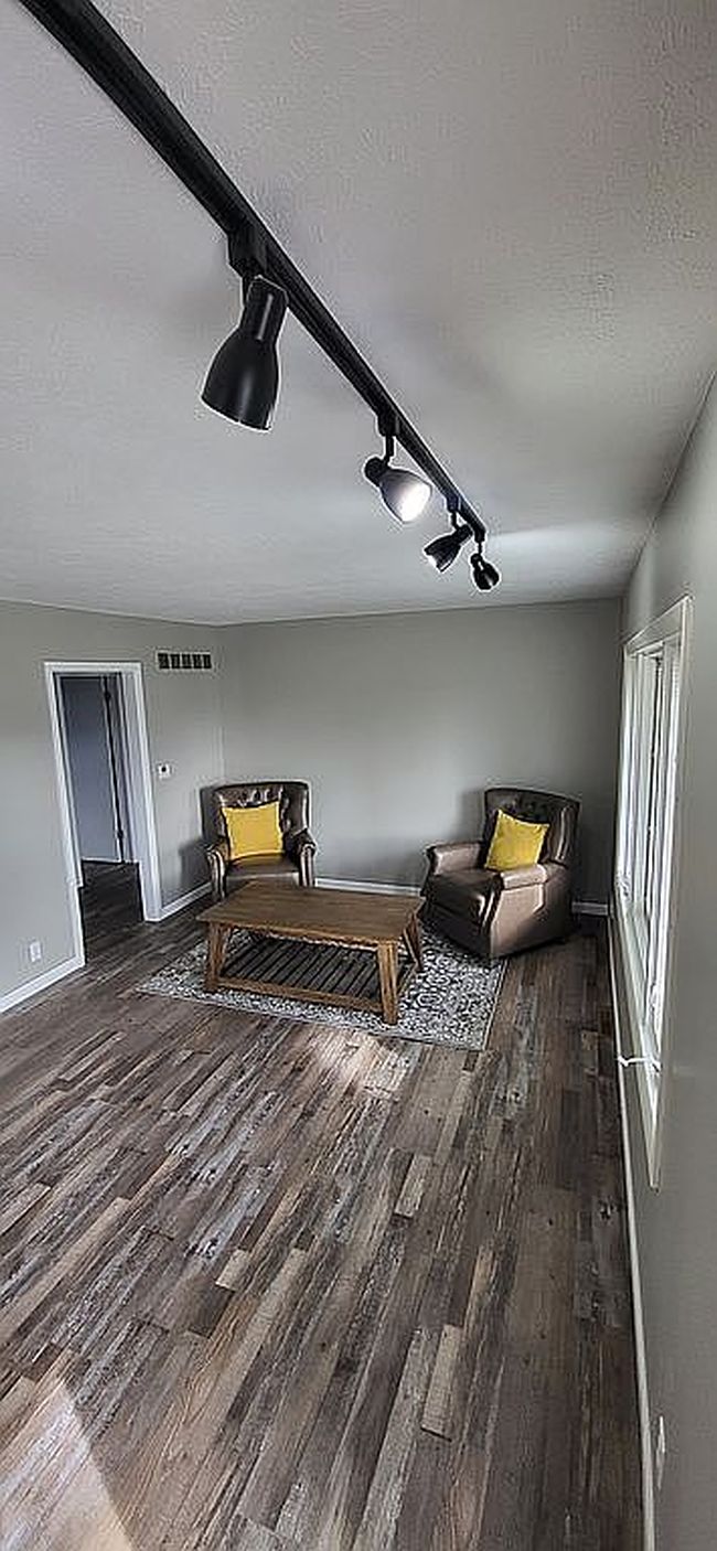 Image of 3407 N Walnut St