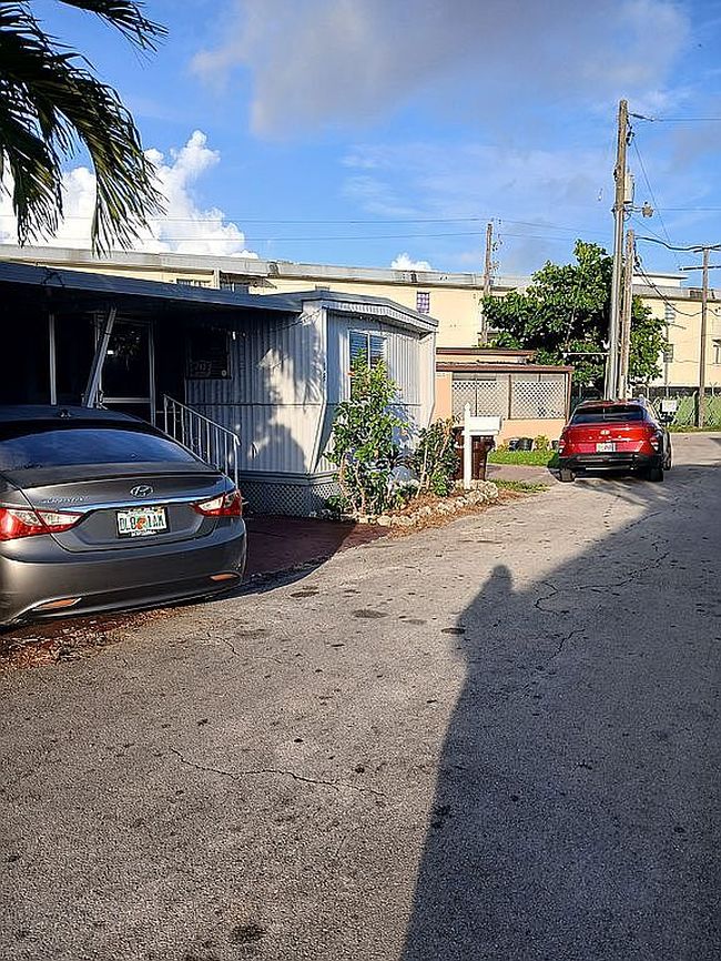 Photo of 2775 W Okeechobee Rd Lot 14, Hialeah, FL