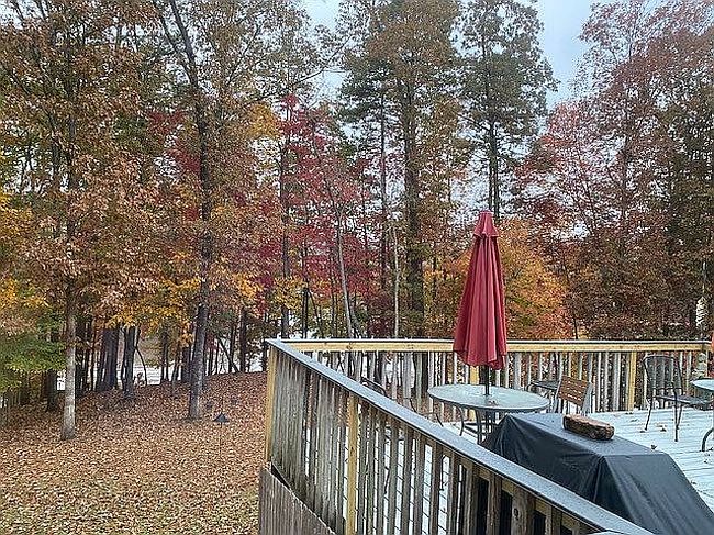Image of 8048 Beachwood Dr