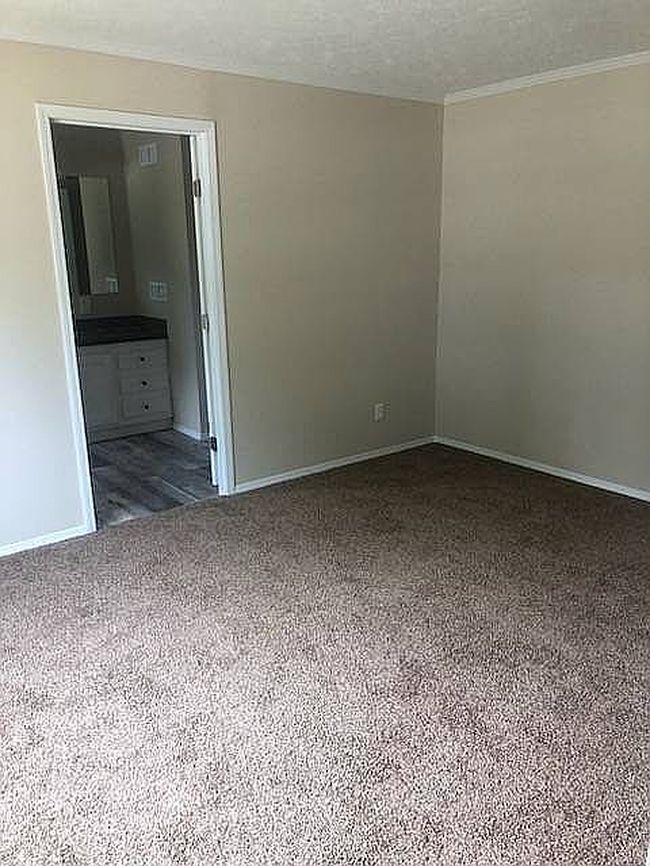 Image of 126 Menock Manor Ln