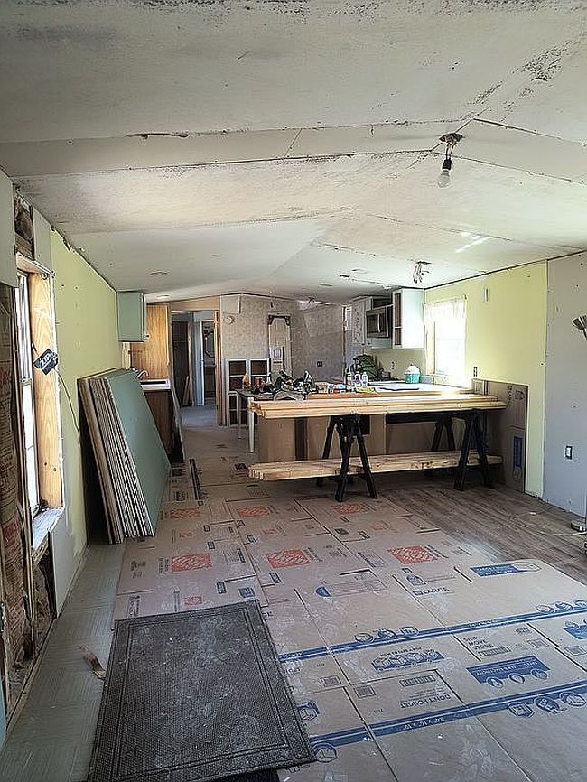 Image of 40 Webb Pond Rd
