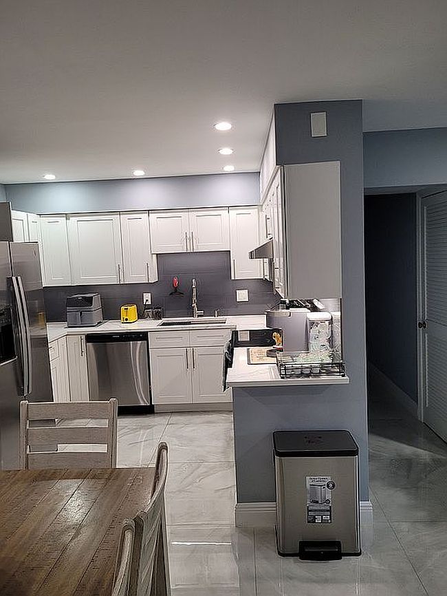 Photo of 9780 Pineapple Tree Dr Apt 203, Boynton Beach, FL
