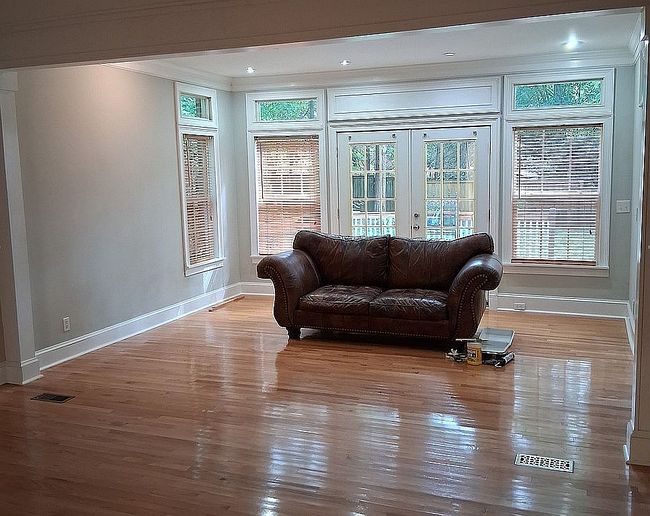 Image of 102 Portico Dr