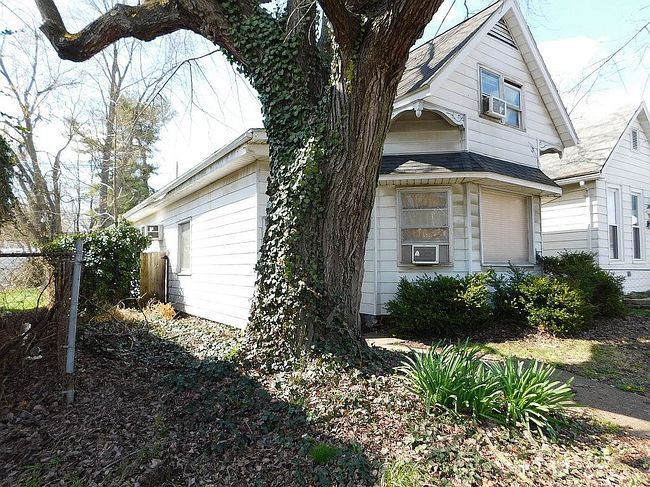Photo of 304 N Tekoppel Ave, Evansville, IN