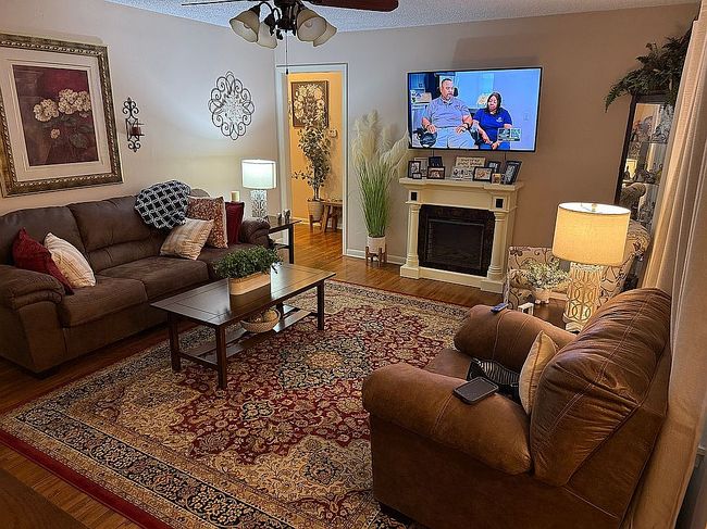 Additional photo 3 of property located at 2586 N Bullinger Dr