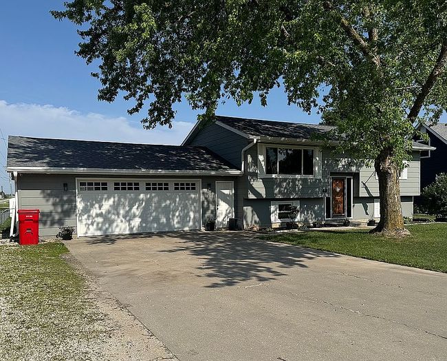Photo of 49 5th St Se, Badger, IA