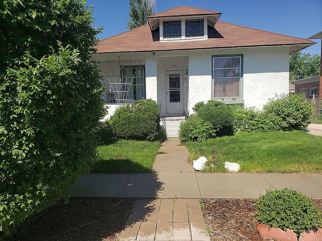Image of 725 Lake St