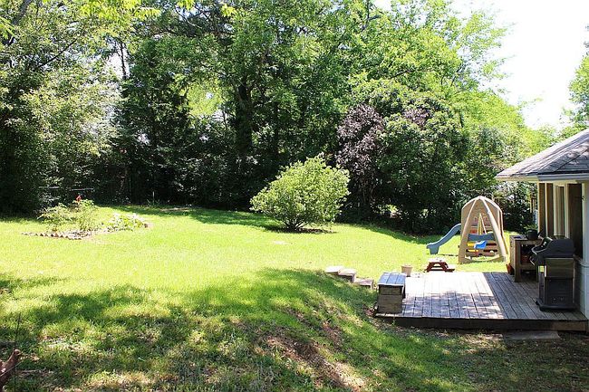 Image of 105 Lakeside Rd