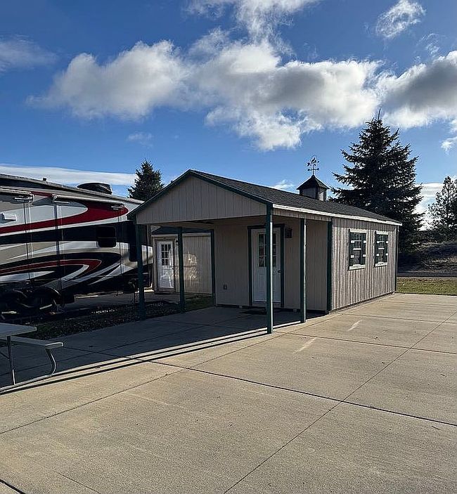 Additional photo 2 of property located at 1205 N Country Club Dr #104