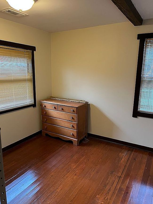Image of 18665 Jackson Dr