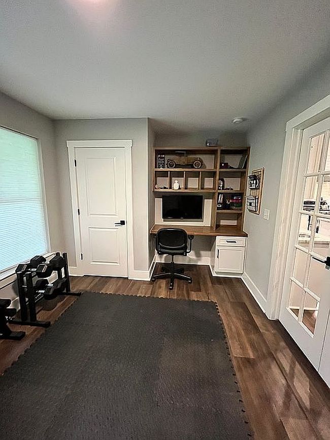 Image of 2400 N Hacker Rd