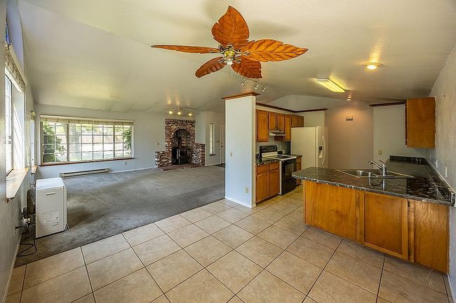 Photo of 703 Glen Mar Dr, Mount Shasta, CA