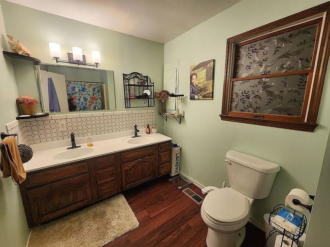 Image of 1305 Chateau Dr