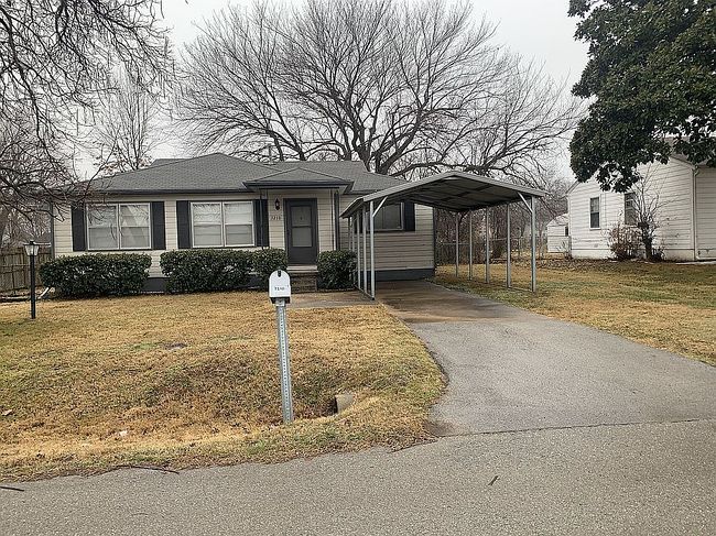 Image of 3210 E Young St