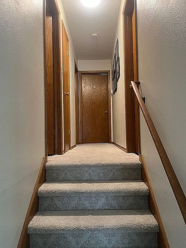Photo of 1704 20th St Nw, East Grand Forks, MN