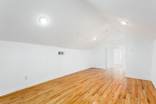 Additional photo 3 of property located at 83 Ormond St Se