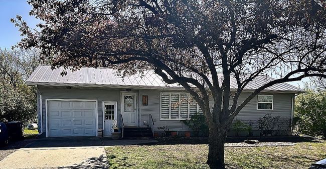 Photo of 330 W 2nd St, Granada, MN