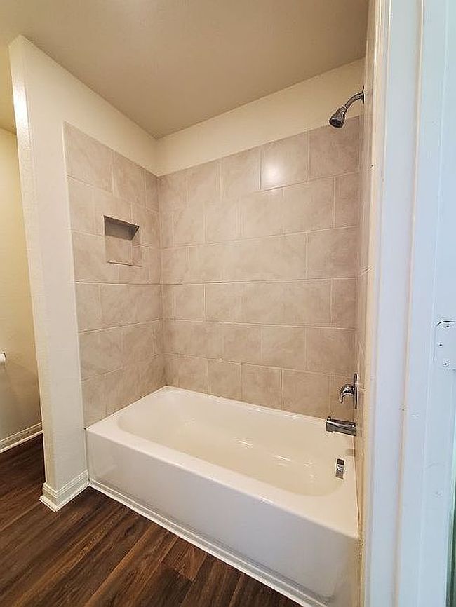 Photo of 136 Allington Cir, Jarrell, TX