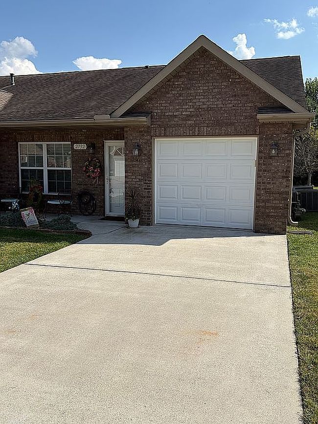 Photo of 2732 Waters Place Dr