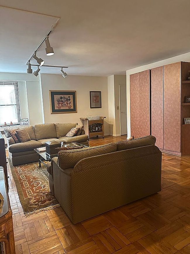 Photo of 399 E 72nd St Apt 7K