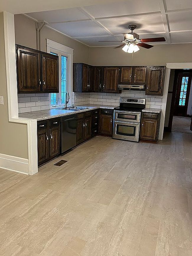 Image of 207 S Ives St