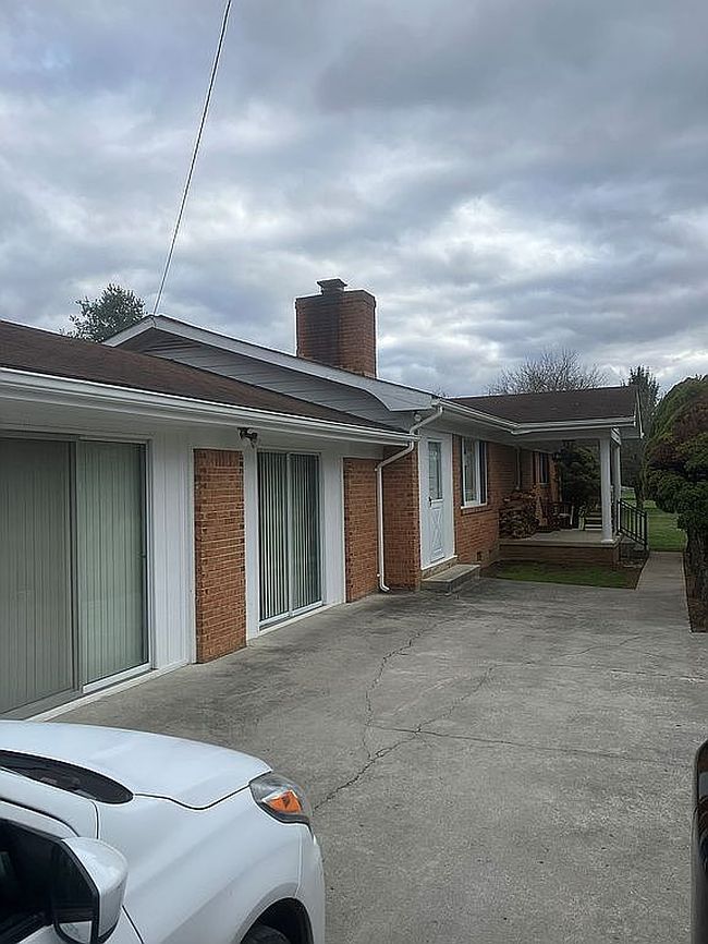 Image of 218 Mcdermott Ave