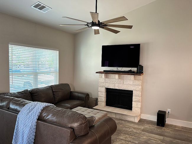 Additional photo 3 of property located at 4620 Baytree Dr