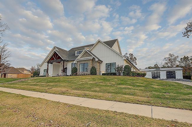 Image of 264 Southern Lake Rd