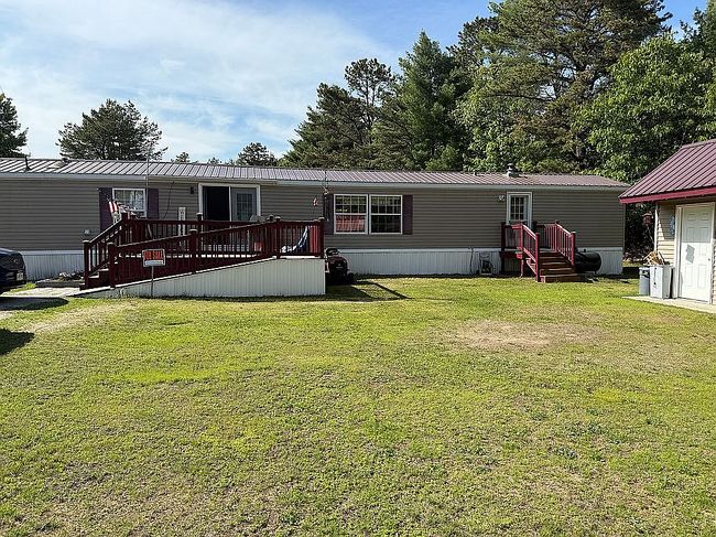 Photo of 105 Cheryl Ln, Oxford, ME