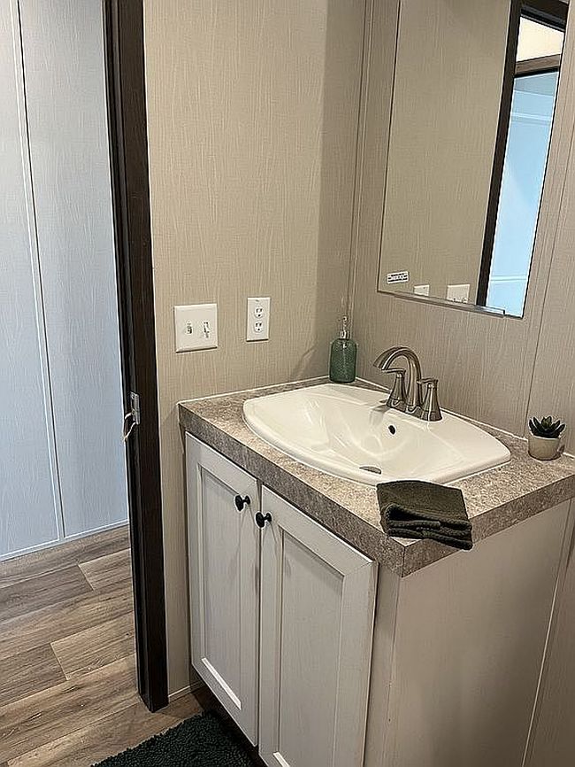 Image of 1707 E Blanchard Ave #9