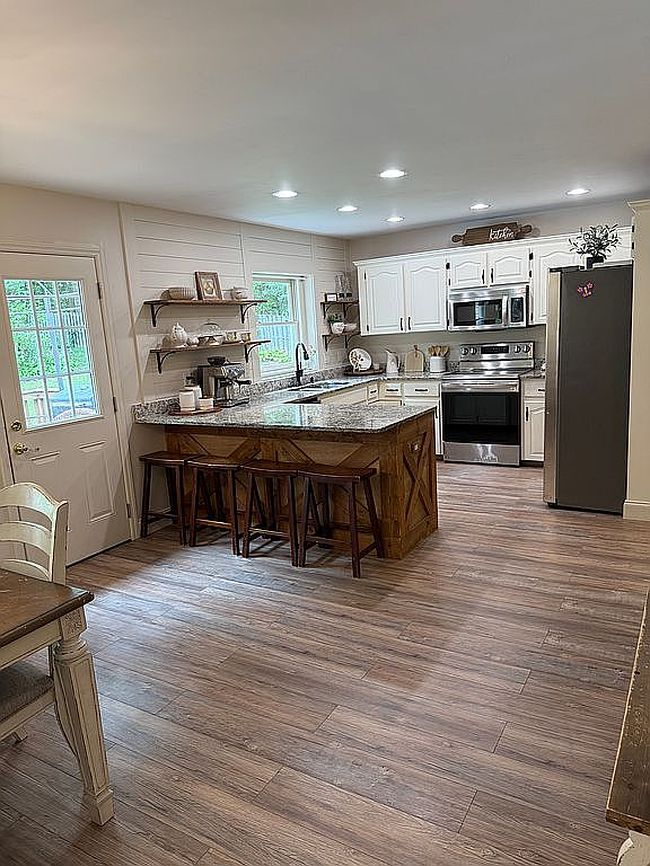 Photo of 209 Harvest Ln, Boiling Springs, SC