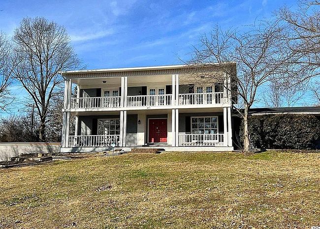 Photo of 405 Lakeview Dr