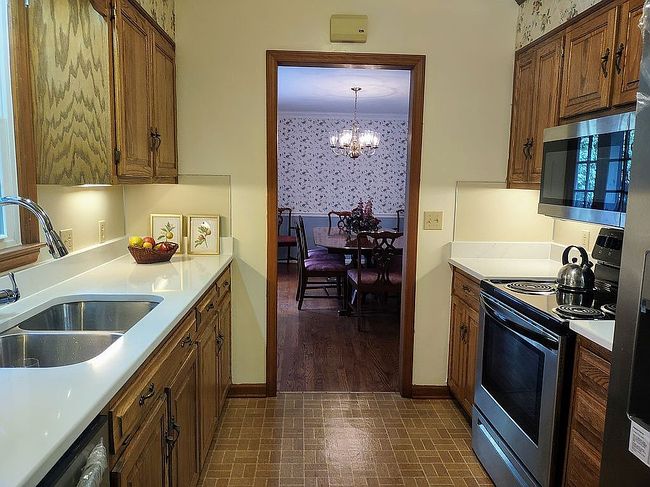 Additional photo 2 of property located at 461 Samuel Rd