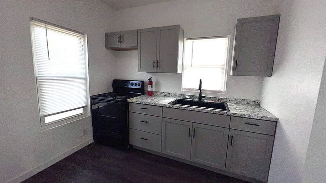 Image of 1102 N 6th St