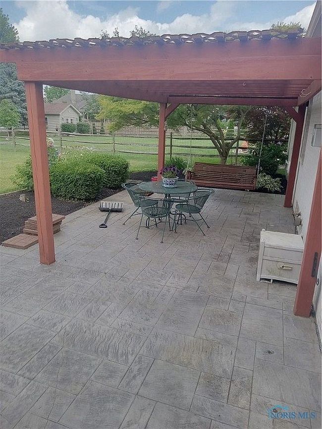 Photo of 4223 Deer Run, Oregon, OH