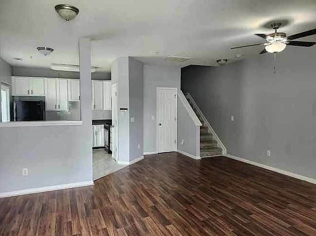 Additional photo 2 of property located at 8620 Neuse Club Ln Apt 111