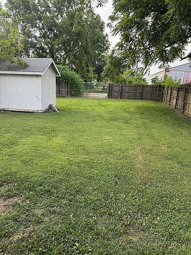 Photo of 1623 W Hovey St, Springfield, MO