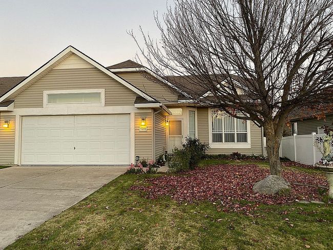 Preview of property located at 9208 N Oak St