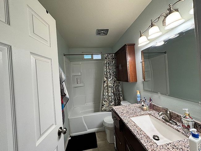 Image of 506 Larson St