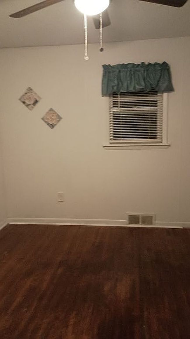 Image of 301 S Douglas St #1